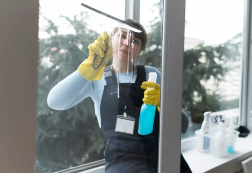 Nettoyage de vitres intérieures et extérieures à Dinard